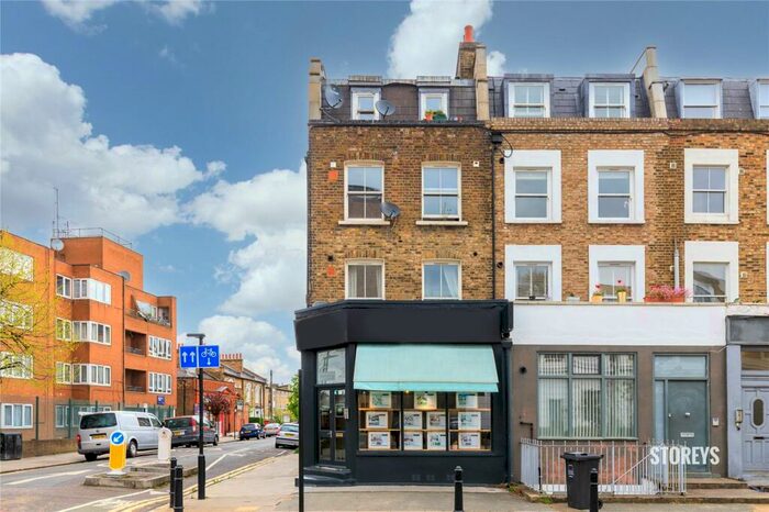 2 Bedroom Maisonette To Rent In Richmond Road, London Fields, Hackney, E8