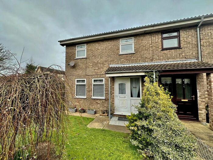 3 Bedroom Semi-Detached House To Rent In Bradwell, NR31