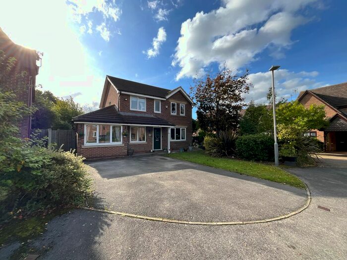 4 Bedroom Detached House For Sale In Aira Close, Gamston, Nottingham, NG2