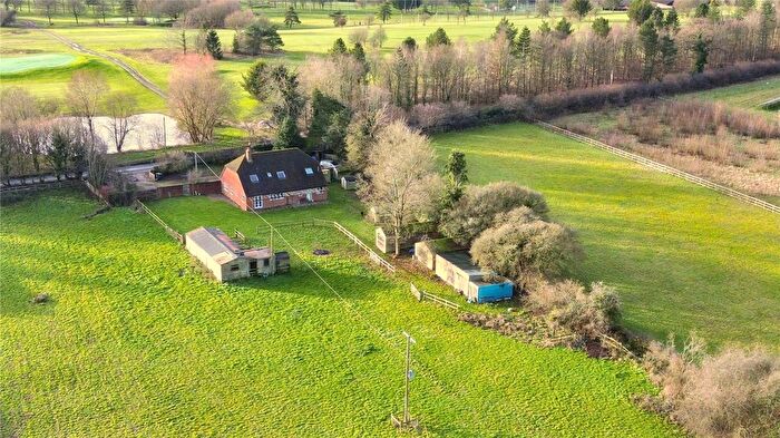 4 Bedroom Detached House For Sale In Cakers Lane, East Worldham, Alton, Hampshire, GU34