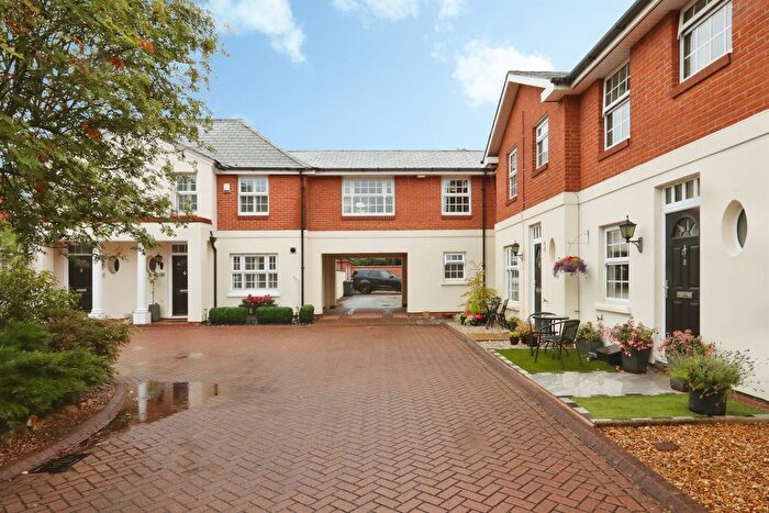 1 Bedroom Maisonette For Sale In Bedford Court, Bawtry, Doncaster, DN10