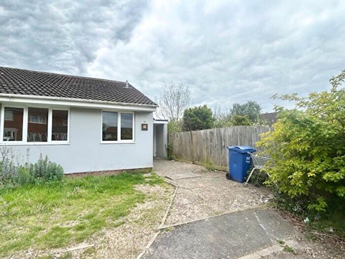 2 Bedroom Semi-Detached Bungalow To Rent In Harcourt, Bradwell, MK13