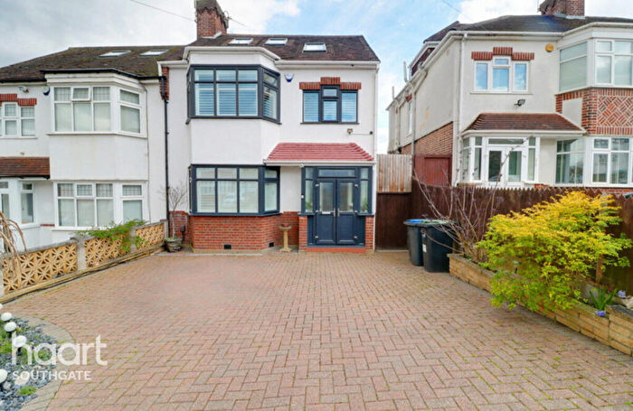 5 Bedroom Semi Detached House For Sale In Carlton Avenue, London, N14