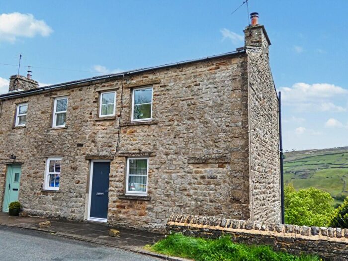2 Bedroom Cottage For Sale In Kilburn Cottages, Low Row, DL11
