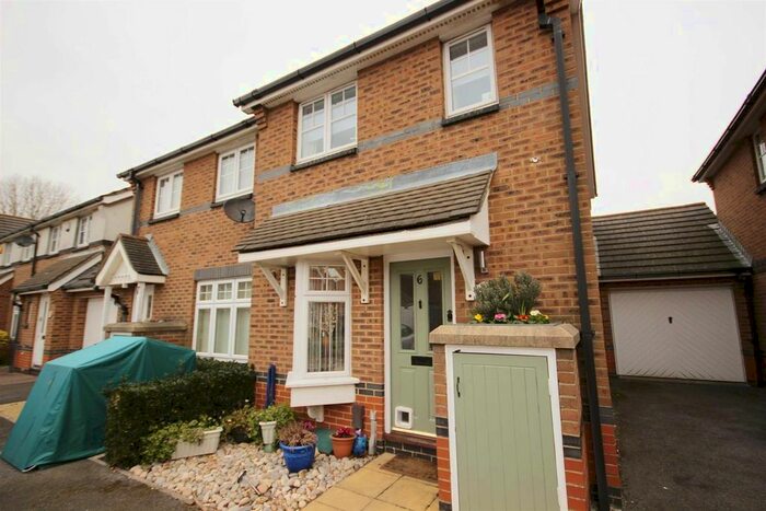 2 Bedroom Semi-Detached House To Rent In Valiant Gardens, Hilsea, Hampshire, PO2