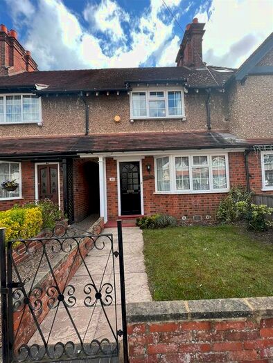 3 Bedroom Property To Rent In Portlock Road, Maidenhead, SL6