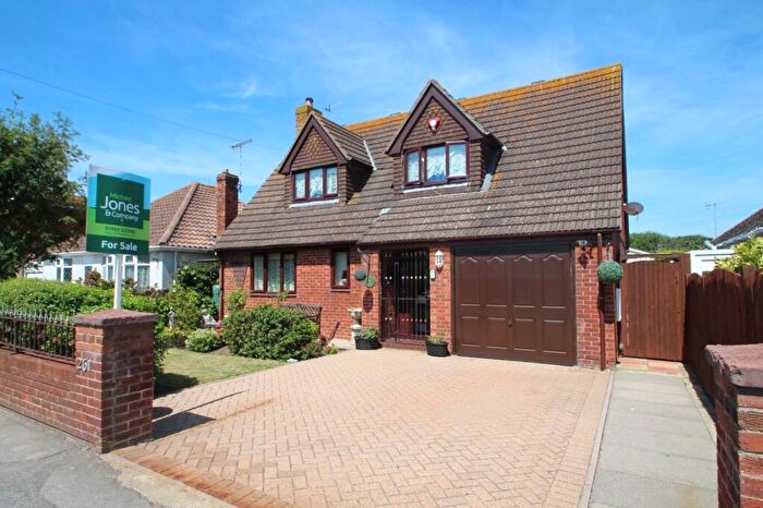 3 Bedroom Detached House To Rent In Brighton Road, Lancing, West Sussex, BN15