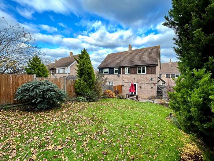 3 Bedroom Semi-Detached House To Rent In Rushleys Close, Loughton, MK5