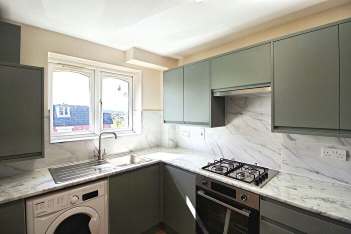 2 Bedroom Flat To Rent In Chiltern Court, Buckingham Road, Harrow, HA1