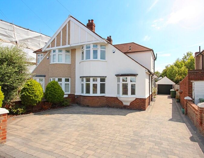 4 Bedroom Semi Detached House For Sale In Valentine Avenue, Bexley, DA5