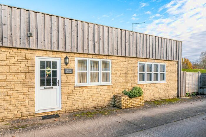 2 Bedroom Mews To Rent In Knockdown, Tetbury, GL8