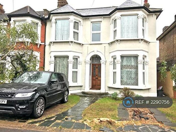 7 Bedroom Semi-Detached House To Rent In Kingswood Road, Ilford, IG3
