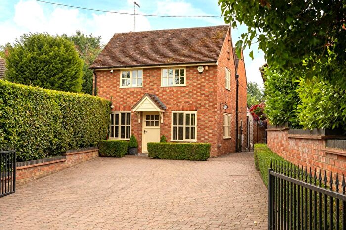 4 Bedroom Detached House For Sale In High Street, Riseley, MK44
