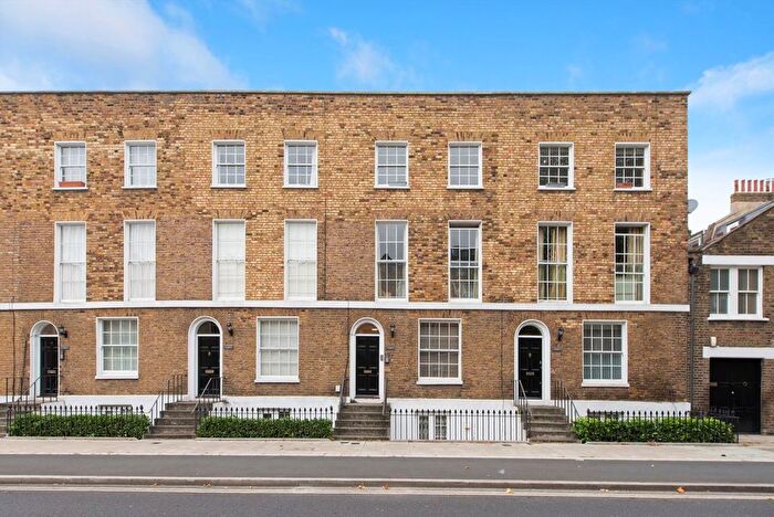 2 Bedroom Flat To Rent In Queensbridge Road, Haggerston, E2