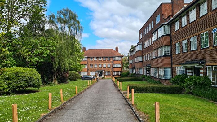 2 Bedroom Flat To Rent In Cresta Court, Hanger Lane, W5