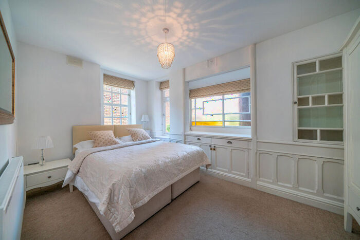 2 Bedroom Apartment To Rent In Romeland Hill, St Albans, Hertfordshire, AL3
