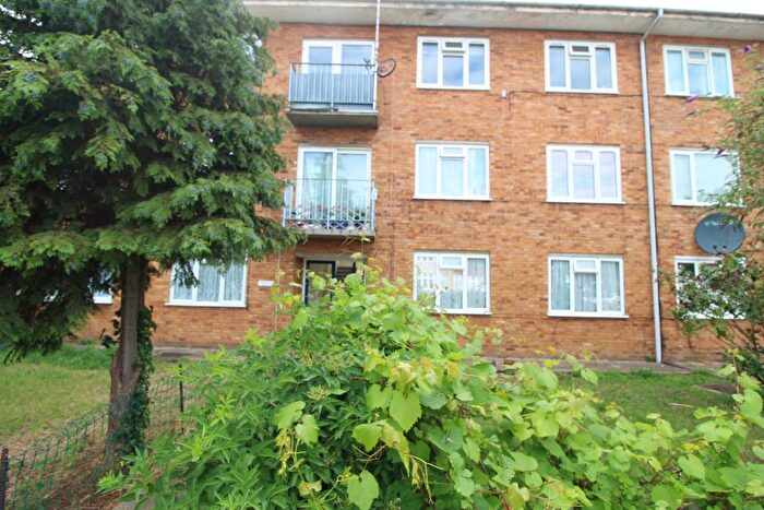 2 Bedroom Flat For Sale In Perivale, UB6