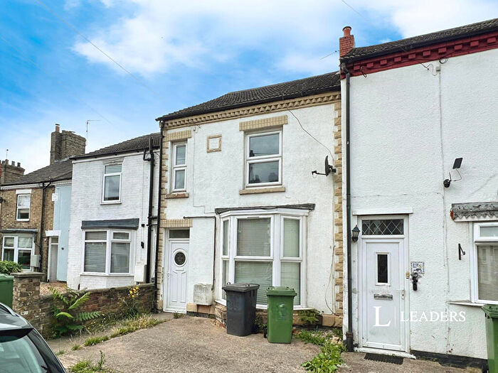 3 Bedroom Terraced House To Rent In New Road, Woodston, Peterborough, PE2