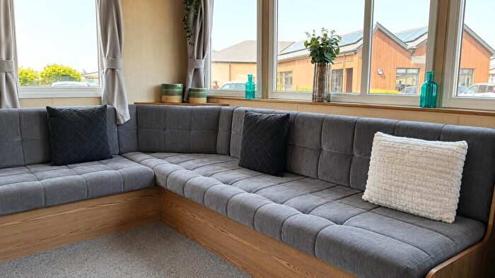 3 Bedroom Caravan For Sale In Seaview Holiday Park, St John's Rd, Whitstable, CT5