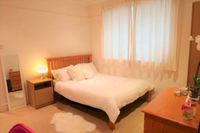 5 Bedroom Property To Rent In Middle Street, Southampton, SO14