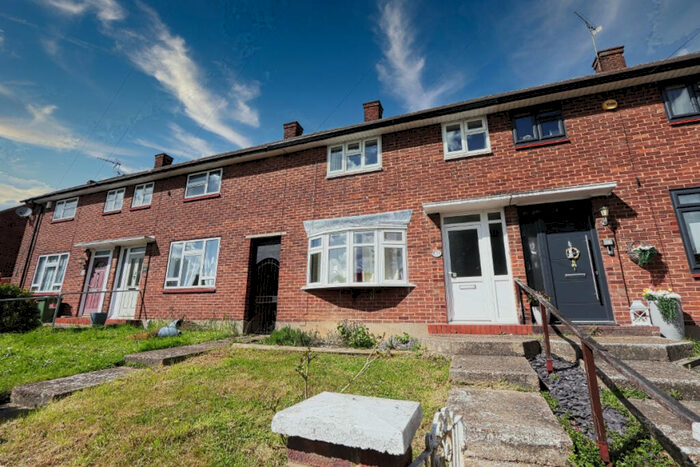 2 Bedroom Terraced House To Rent In Swindon Lane, Essex, RM3