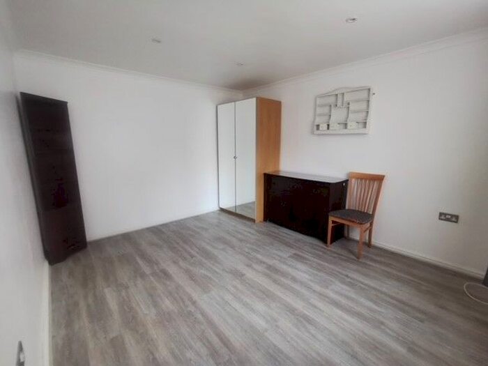 4 Bedroom Terraced House To Rent In Church Street, London, N9