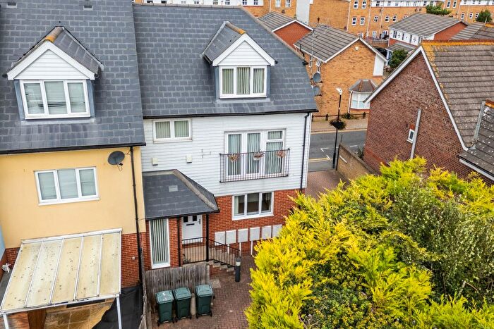 1 Bedroom Flat To Rent In Keppel Close, Greenhithe, Kent, DA9