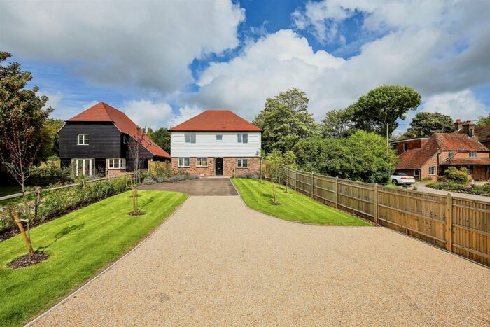 4 Bedroom Detached House For Sale In Amberstone, Amberstone, Hailsham, BN27