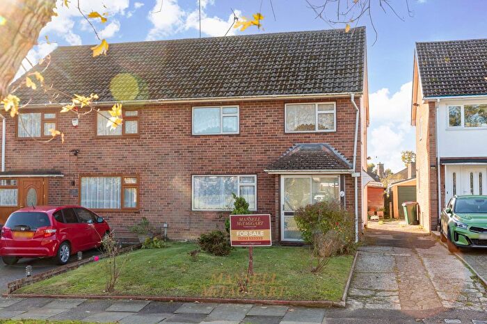 3 Bedroom Semi Detached House For Sale In Hudson Road, Crawley, RH10