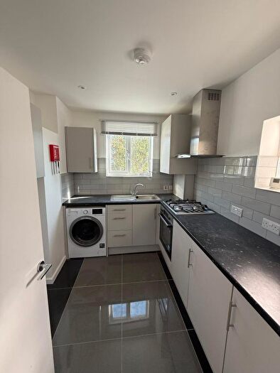 2 Bedroom Flat To Rent In Cobden Road, London, SE25