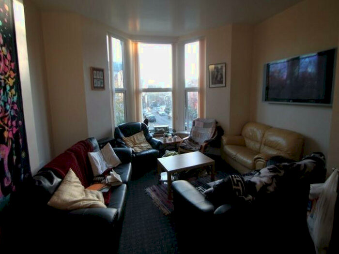 9 Bedroom House To Rent In Regent Park Terrace, Leeds, LS6