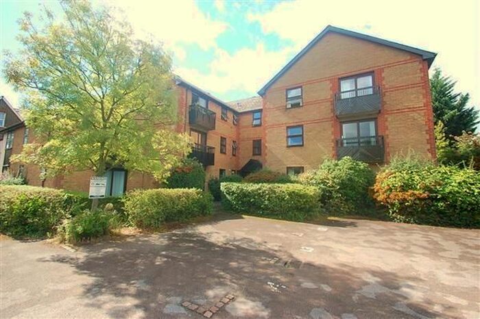 1 Bedroom Flat To Rent In Quadrangle Lodge, Queens Road, Wimbledon, SW19