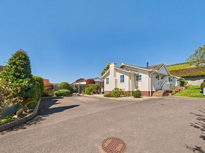 2 Bedroom Park Home For Sale In Dune View Mobile Home Park, Braunton, EX33