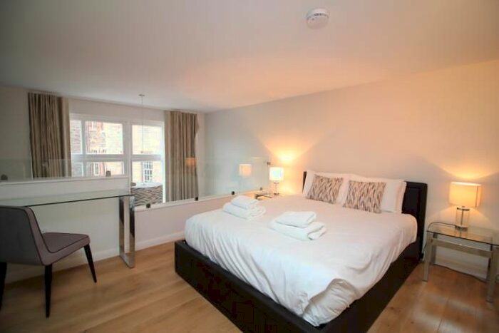 1 Bedroom Flat To Rent In Flat, Mcdonald Road, Edinburgh, EH7
