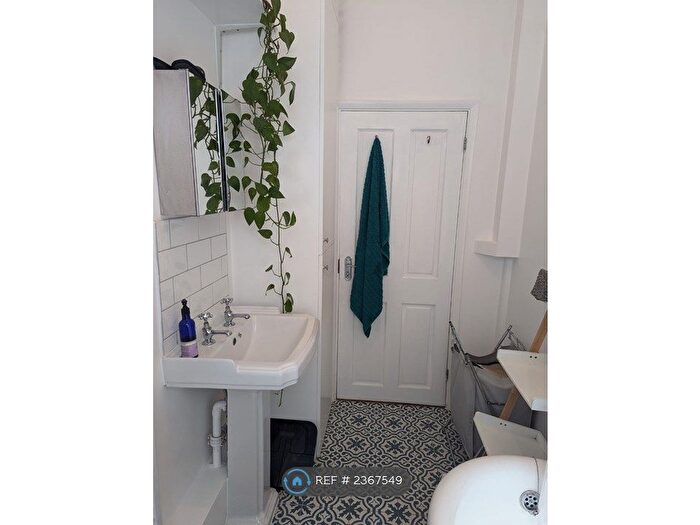 1 Bedroom Flat To Rent In Norwich Road, London, E7