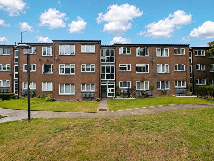 2 Bedroom Flat For Sale In Camelot Way, Castlefields, WA7