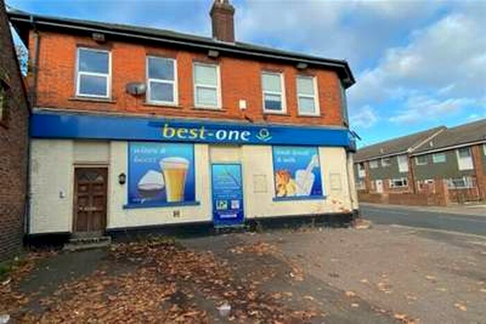 2 Bedroom Flat To Rent In Frindsbury Road, Strood, ME2