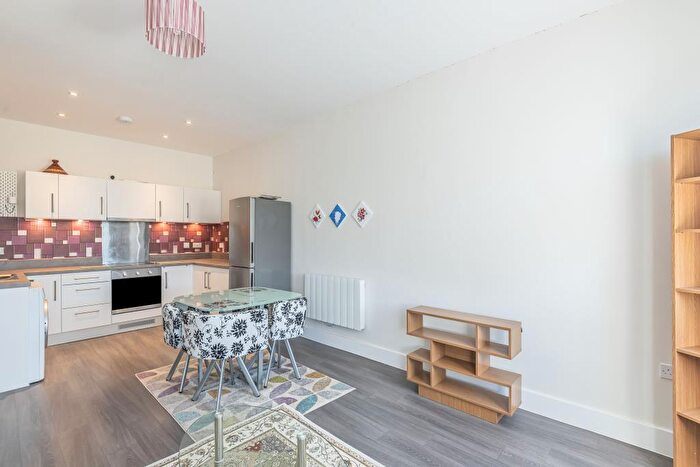 2 Bedroom Apartment To Rent In Clerewater Place, Thatcham, RG19