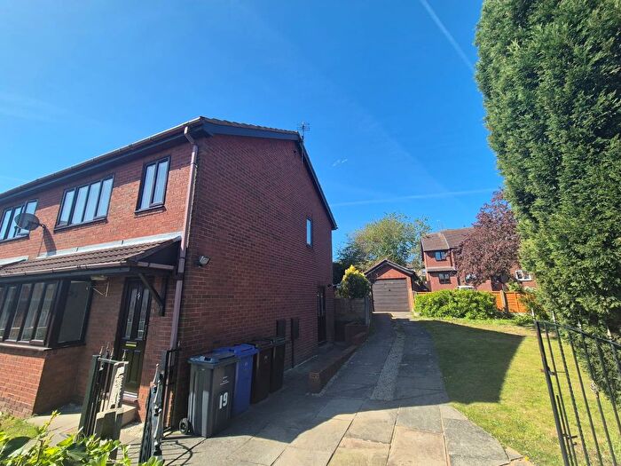 3 Bedroom Semi-Detached House To Rent In Cudworth, S72