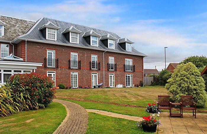 1 Bedroom Flat To Rent In St Floras Road, Littlehampton, BN17