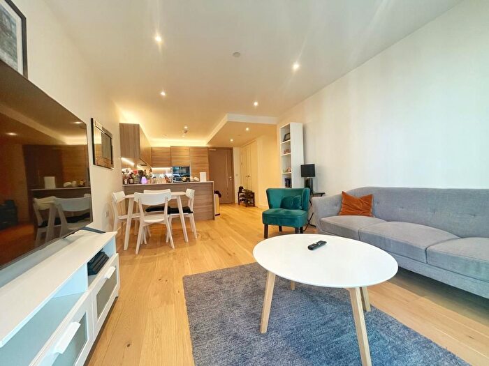 2 Bedroom Flat For Sale In Deveraux House, Duke Of Wellington Avenue, Woolwich, London, SE18