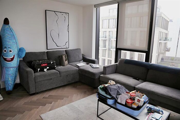 2 Bedroom Flat To Rent In Gauging Square, London, E1W