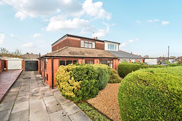 3 Bedroom Bungalow For Sale In Balmoral Avenue, Warrington, WA3