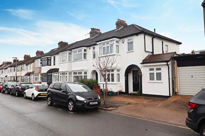 3 Bedroom End Of Terrace House For Sale In Fashoda Road, Bromley, BR2