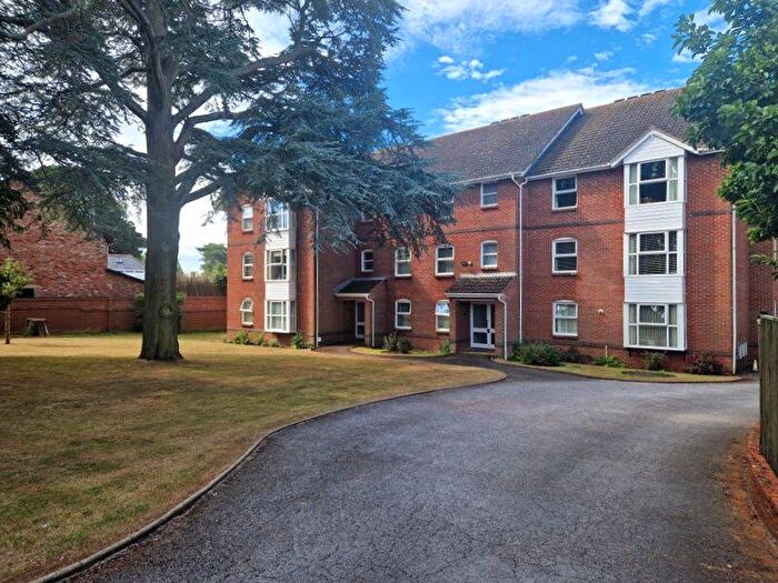 2 Bedroom Flat For Sale In Cyprus Road, Exmouth, EX8