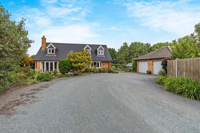 4 Bedroom Detached House For Sale In High Street, Thurlby, Bourne, PE10