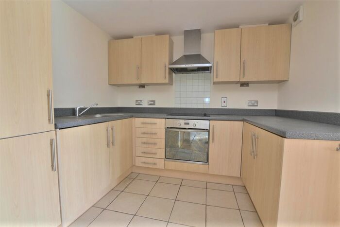 2 Bedroom Flat To Rent In Queens Court, Kelburne Road, Oxford, OX4