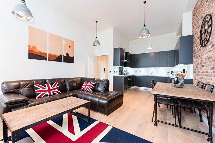 2 Bedroom Flat To Rent In L Duke Street, Edinburgh, EH6
