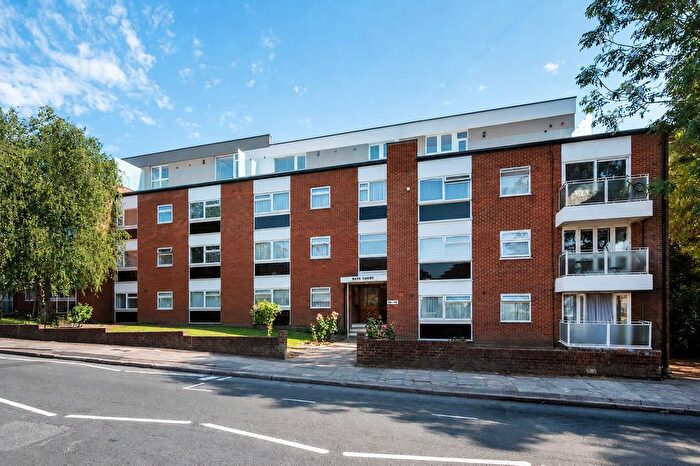 2 Bedroom Flat For Sale In Hale Lane, Edgware, HA8