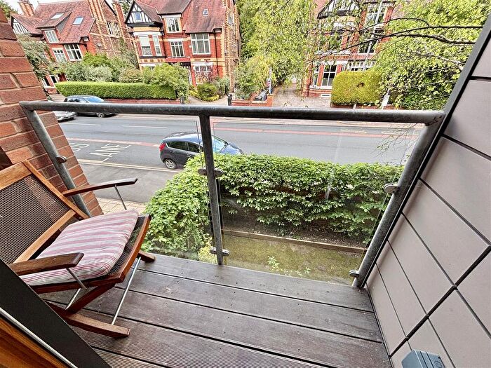 1 Bedroom Flat For Sale In Cottonfields, Barlow Moor Road, Didsbury, M20